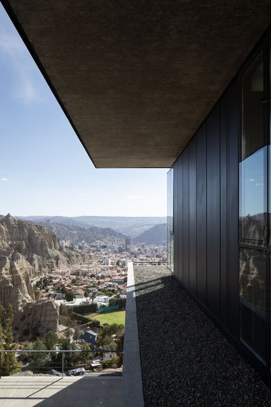 Mirador House / Sommet - Экстерьерная фотография, Фасад, Окна