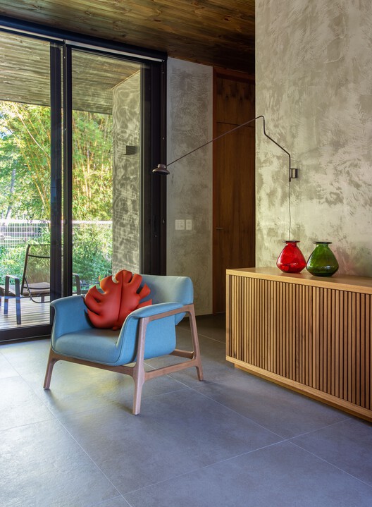 PO House / Dall'Ovo Magalhães Arquitetura - Интерьерная фотография, Дерево, Стул