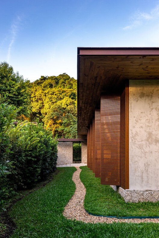 PO House / Dall'Ovo Magalhães Arquitetura - Экстерьерная фотография, Сад
