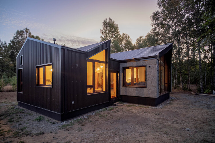 Hachi Cabin / Medio Arquitectura - Экстерьерная фотография, окна, фасад