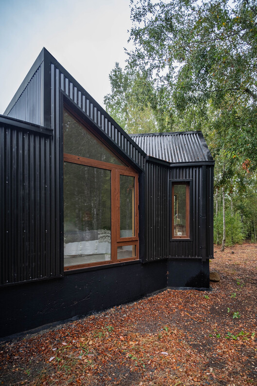 Hachi Cabin / Medio Arquitectura - Экстерьерная фотография, окна, фасад