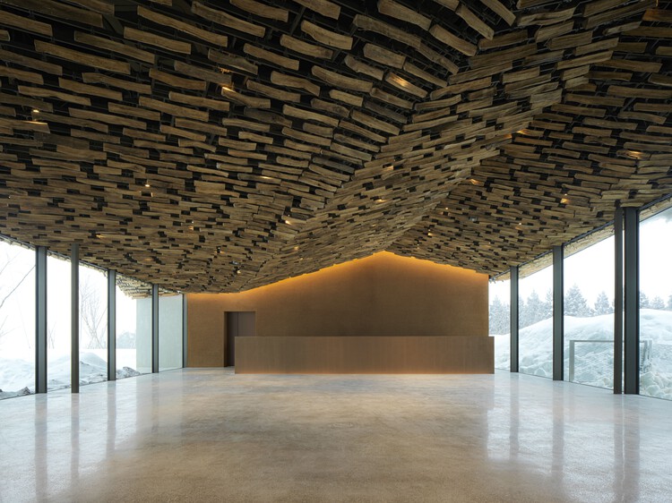 Штаб-квартира спа-салона Snowpeak Field Suite / Kengo Kuma & Associates - внутренняя фотография, колонка