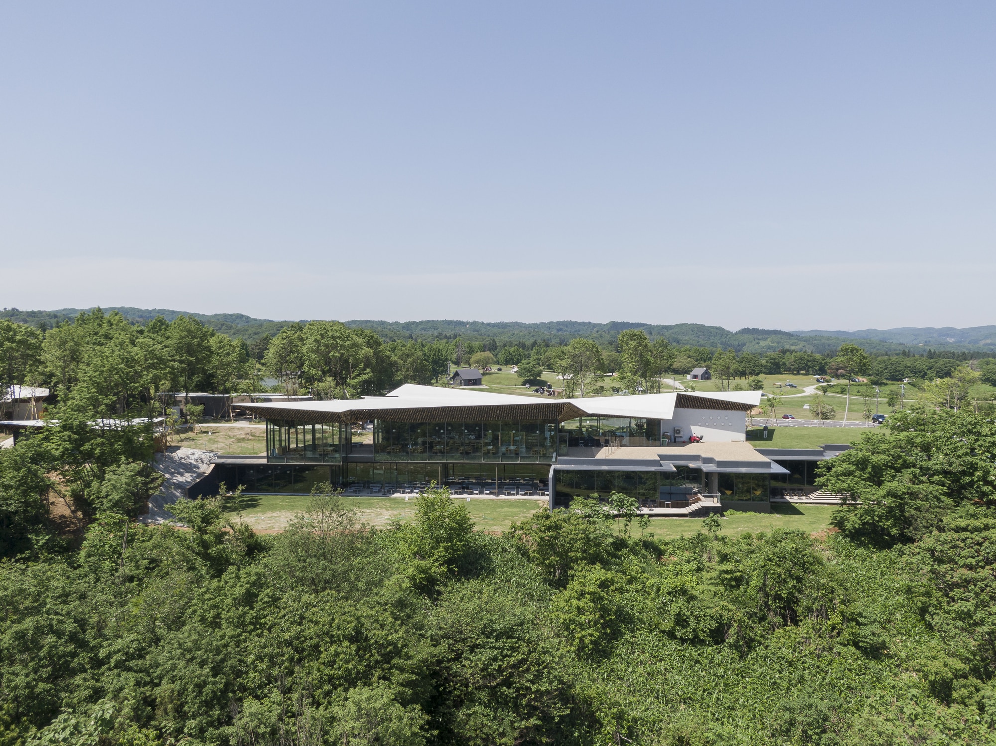 Штаб-квартира спа-салона Snowpeak Field Suite / Kengo Kuma & Associates
