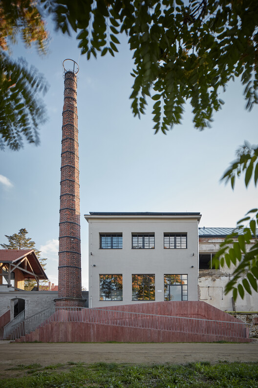 Kocanda Kravsko II Hotel and Event Space / ORA - Экстерьерная фотография, Окна, Фасад