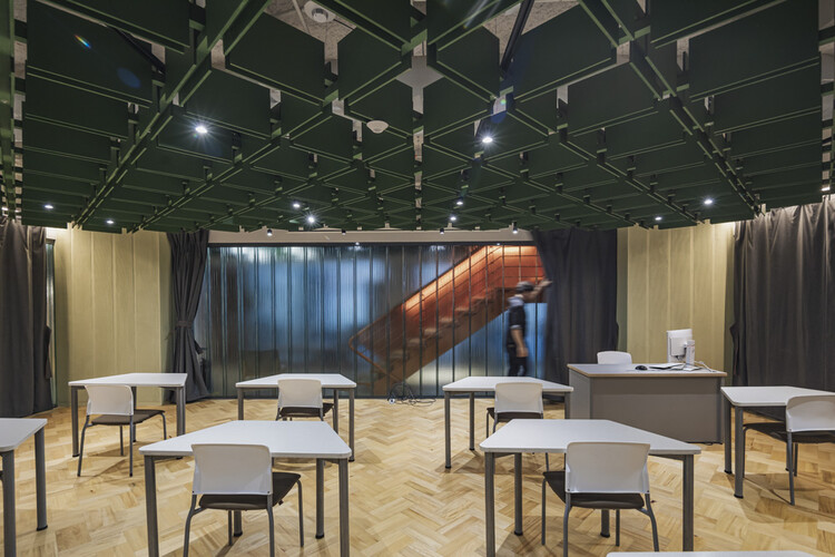 Renovación Goethe-Institut / Yemail Arquitectura - Интерьерная фотография, Столовая, Стол, Стул