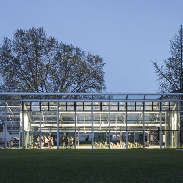 Chybik + Kristof создают выставочное пространство Mendel's Greenhouse