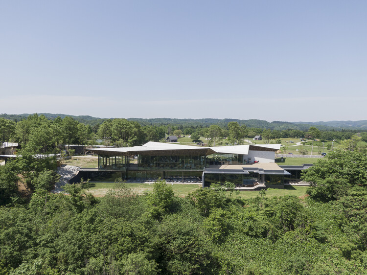 Штаб-квартира спа-салона Snowpeak Field Suite / Kengo Kuma & Associates - Наружная фотография