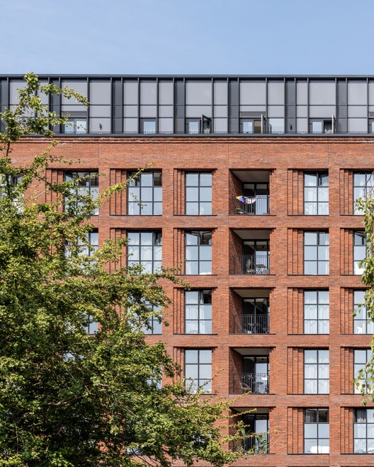 One Silk Street / Mecanoo - Фото экстерьера, Окна, Кирпич, Фасад