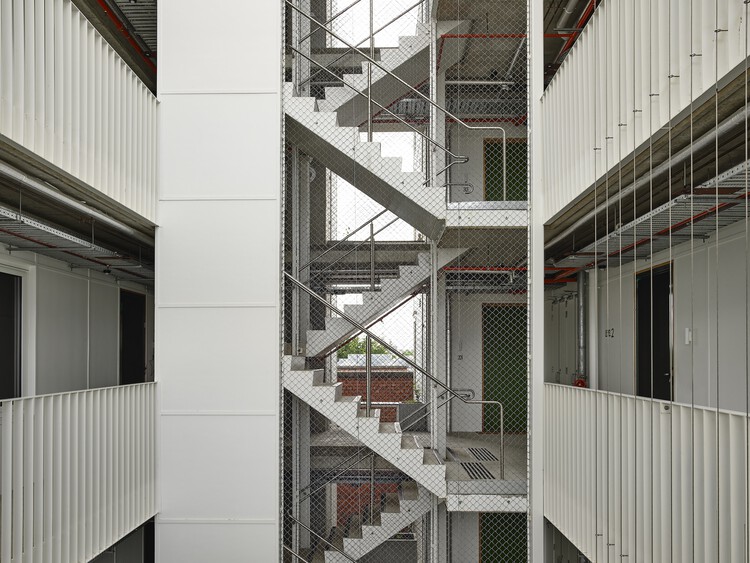 Жилой Дом Найтингейл Балларат / Breathe Architecture - Интерьерная фотография, Лестницы, Окна, Фасад, Перила, Балкон