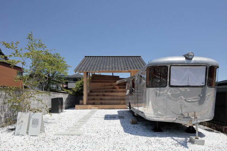 Контакты Nikki - Кафе / Takanori Ineyama Architects - Экстерьерная фотография