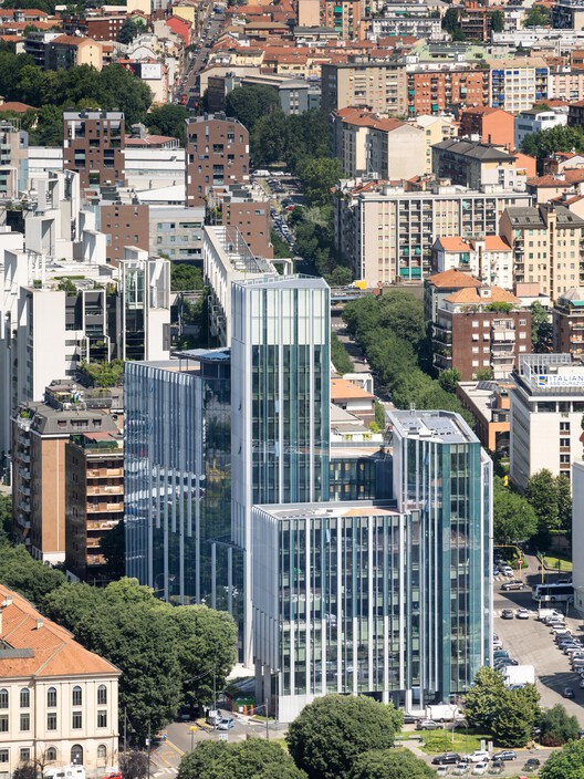 Офисное здание Pharo / Park Associati - Экстерьерная фотография, Городской пейзаж, Фасад
