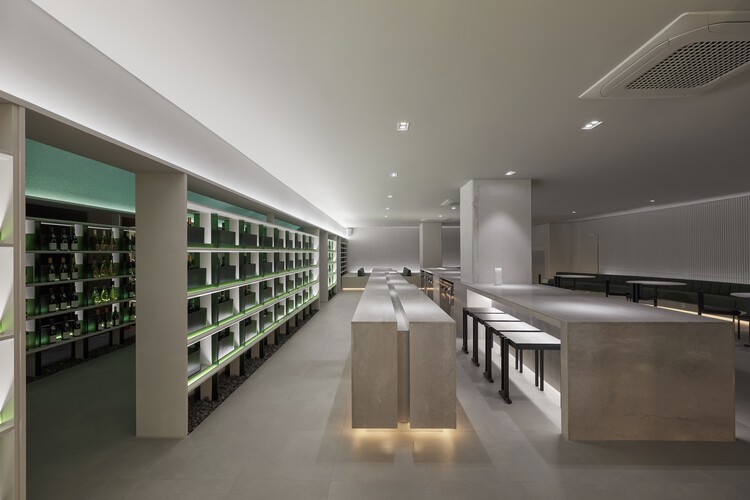 MOWa Restaurant / Design Studio Maoom + 134 - Интерьерная фотосъемка, Кухня, Стеллажи, Перила