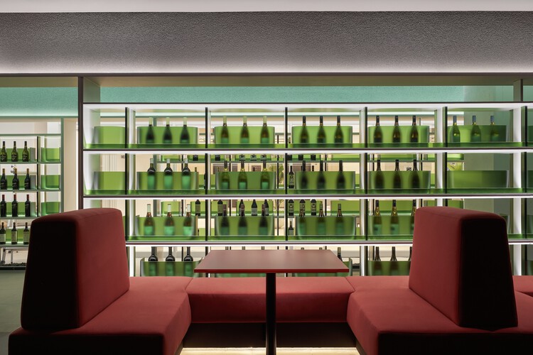 MOWa Restaurant / Design Studio Maoom + 134 - Интерьерная фотосъемка, Гостиная, Стеллаж, Стул, Окна