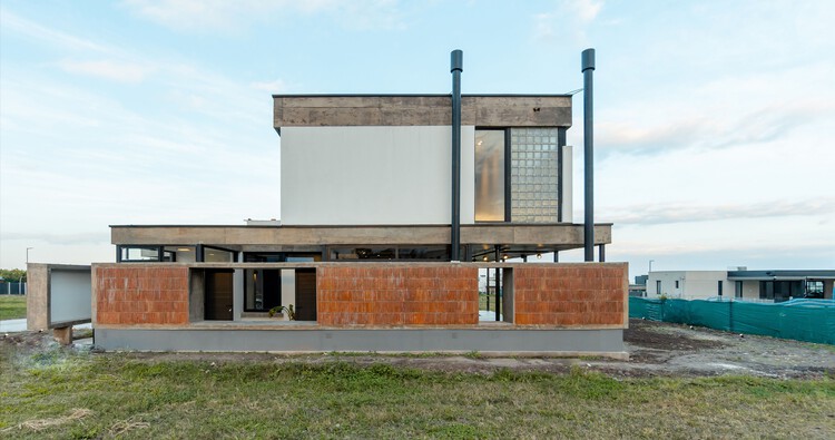 Дом в Альто-Верде / Estudio Giraudo - Экстерьерная фотография, Фасад