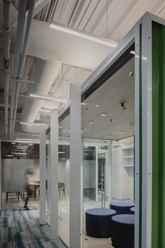 Corporativo IS 19 Offices / Prototype Architecture Studio - Интерьерная фотосъемка, Окна