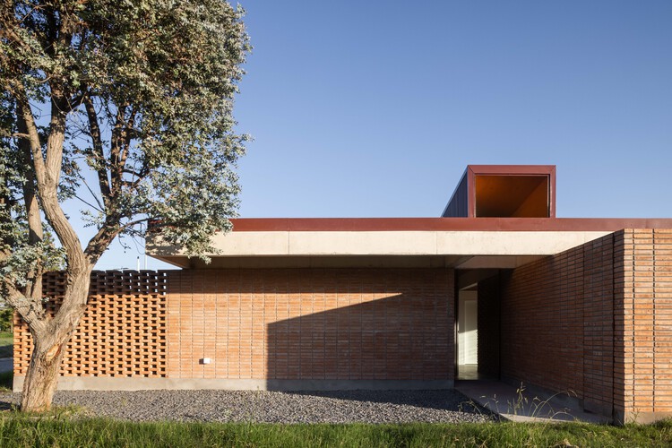 Grid House / Estudio VA arquitectos - Экстерьерная фотография, Фасад