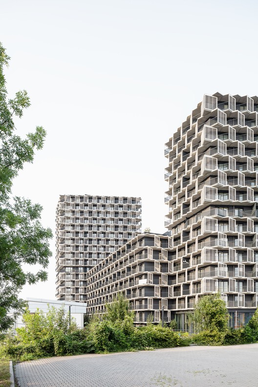 RAC Жилые многоэтажки Račianska / AllesWirdGut Architektur - Экстерьерная фотография, Фасад, Окна