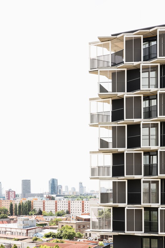 RAC Жилые многоэтажки Račianska / AllesWirdGut Architektur - Фото экстерьера, Окна, Фасад