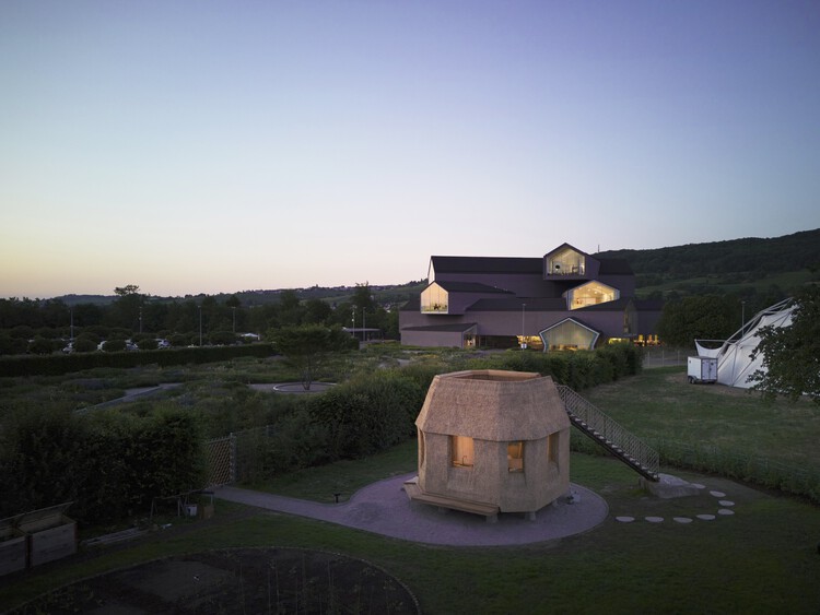 Tane Garden House / Atelier Tsuyoshi Tane Architects - Экстерьерная фотография, окна