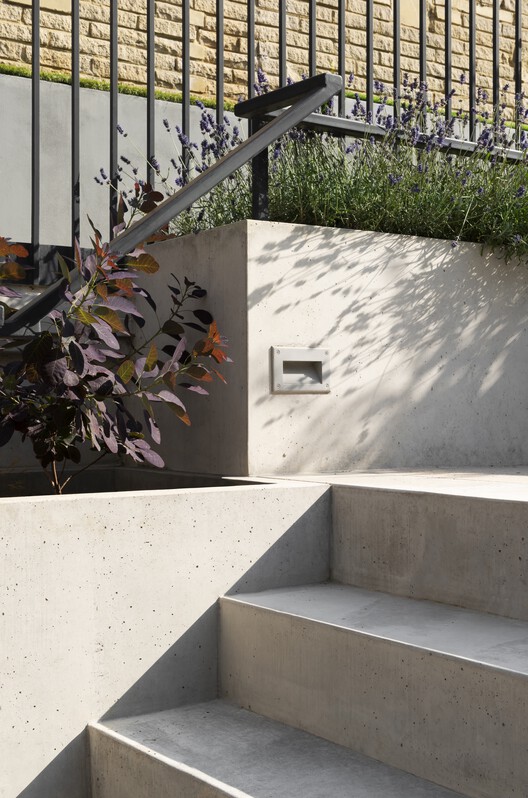 Cast House / Bureau de Change Architects - Интерьерная фотография, Лестницы, Фасад, Перила