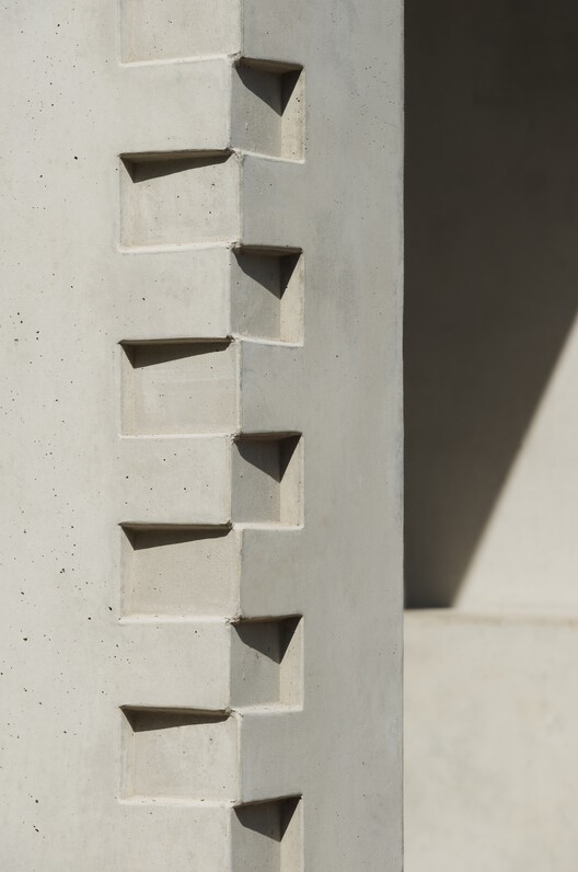 Cast House / Bureau de Change Architects - Интерьерная фотография, окна