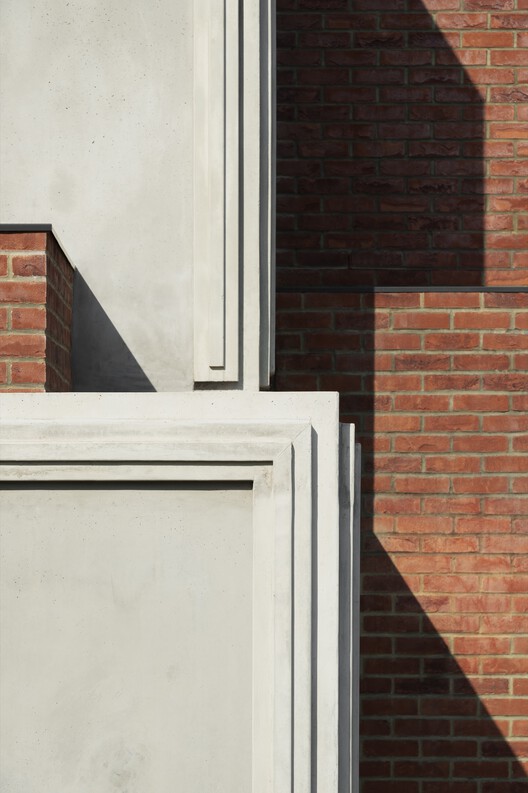 Cast House / Bureau de Change Architects - Интерьерная фотография, Кирпич, Фасад, Окна