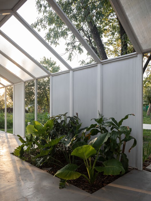 Esten House / Estudio Tecla - Интерьерная фотография, Фасад, Окна, Сад