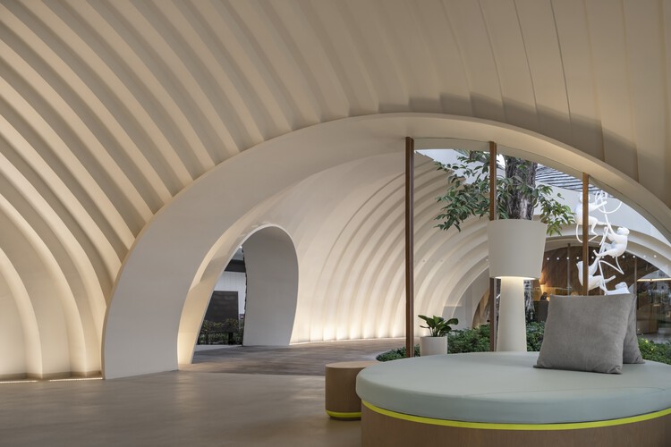 Holiday Inns Samui Lobby / Onion - Интерьерная фотография, Арка