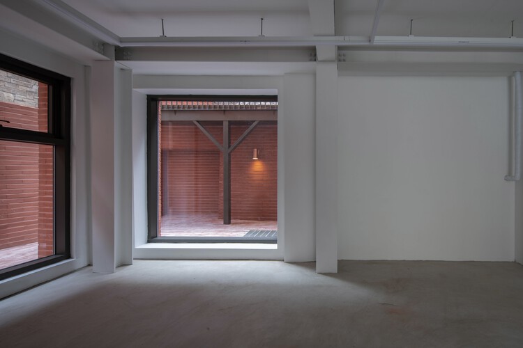 Здание На-бом / Donggarm Architecture, Inc. - Интерьерная фотография, окна