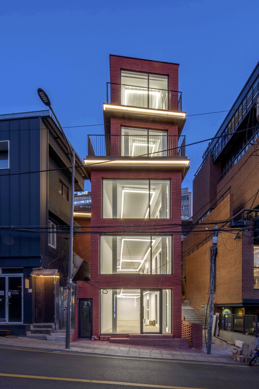 Здание На-бом / Donggarm Architecture, Inc. - Экстерьерная фотография, окна, фасад