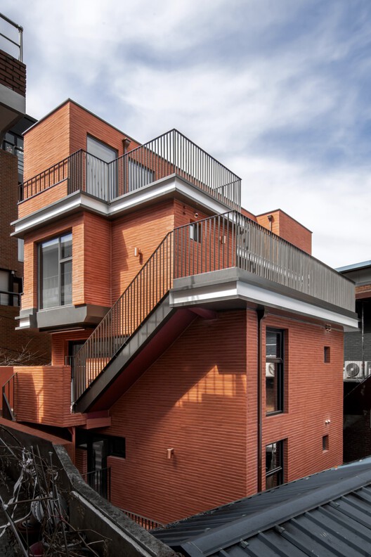 Здание На-бом / Donggarm Architecture, Inc. - Экстерьерная фотография, окна, кирпич, фасад