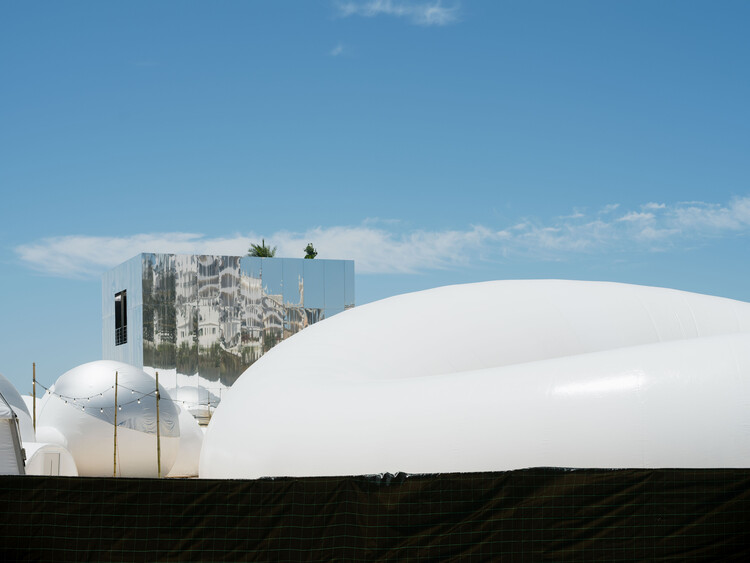 Инсталляция Olimpo Nômade / Langarita Navarro Arquitectos - Экстерьерная фотография