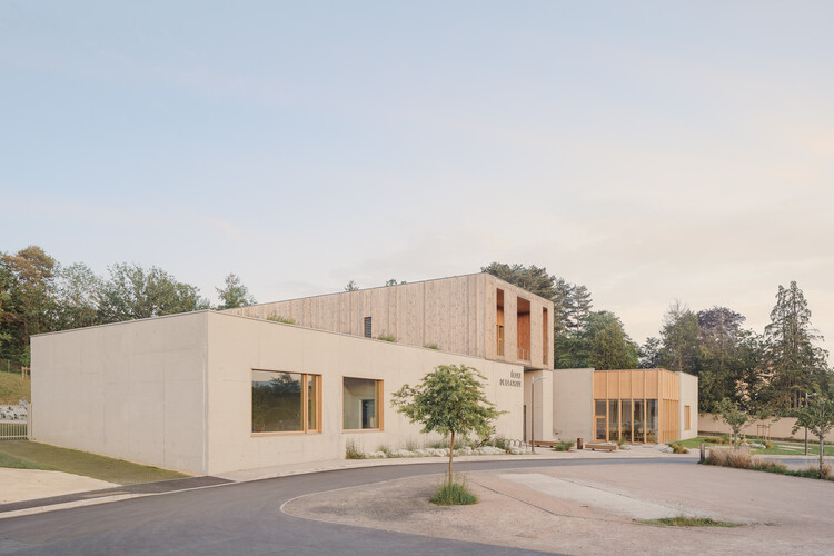 La Croze School / rue royale architectes - Экстерьерная фотография, Фасад