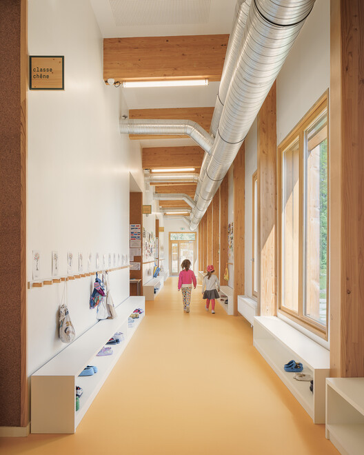 La Croze School / rue royale architectes - Интерьерная фотография, Окна
