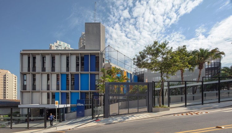 Etapa Vila Mascote School / Biselli Katchborian Arquitetos - Экстерьерная фотография, Фасад