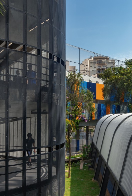 Etapa Vila Mascote School / Biselli Katchborian Arquitetos - Экстерьерная фотография, Фасад