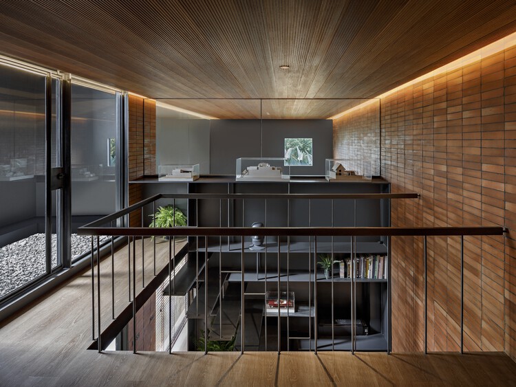 Studio F15 / Axial Studio - Интерьерная фотосъемка, Кухня, Стул, Лестница, Перила