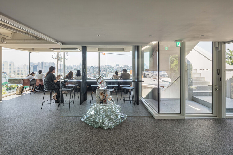 Comfort Seoul / Boundless - Интерьерная фотография, Стол, Стул