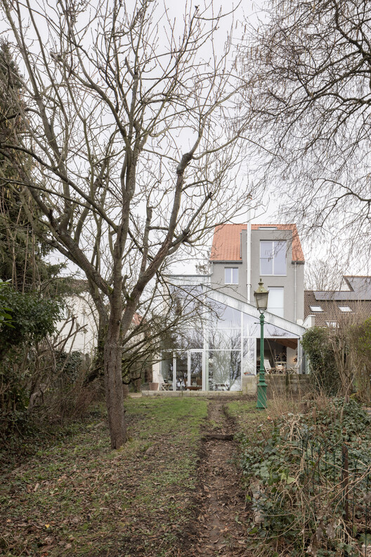 BRDN House Transformation / Bauclub - Экстерьерная фотография, Окна, Лес
