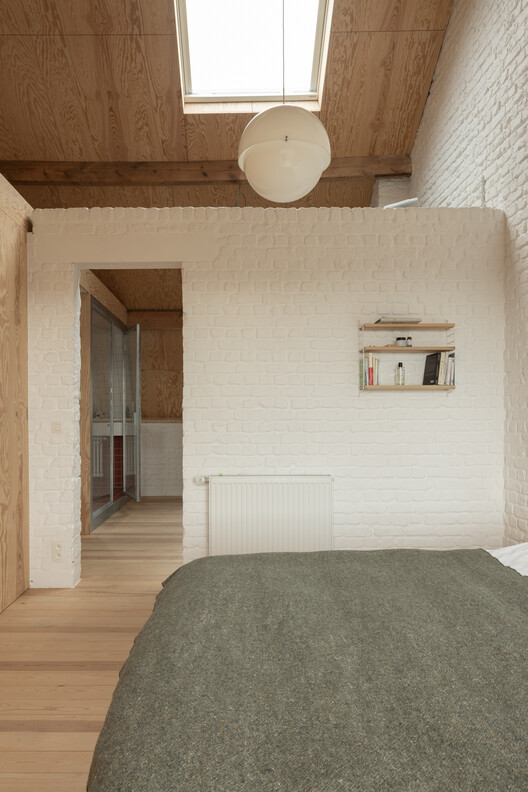 BRDN House Transformation / Bauclub - Интерьерная фотография, Освещение, Окна