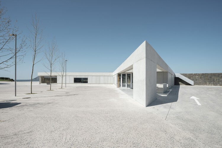 Кондиционирование гавани Порту-ду-Сон / CREUSeCARRASCO Arquitectos + rvr arquitectos - Наружная фотография, Фасад