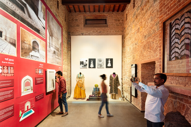   Red Fort Center / Design Factory India - Интерьерная фотография