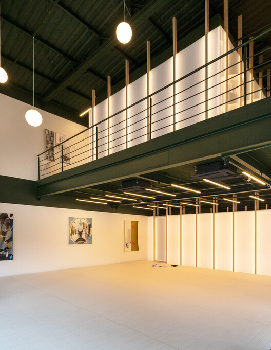 Академия джиу-джитсу Оден / 0E1 Arquitetos - Внутренняя фотография, Балка, Перила