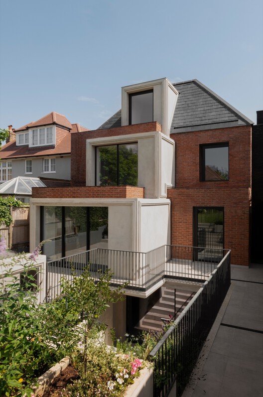 Cast House / Bureau de Change Architects - Экстерьерная фотография, окна, фасад, перила