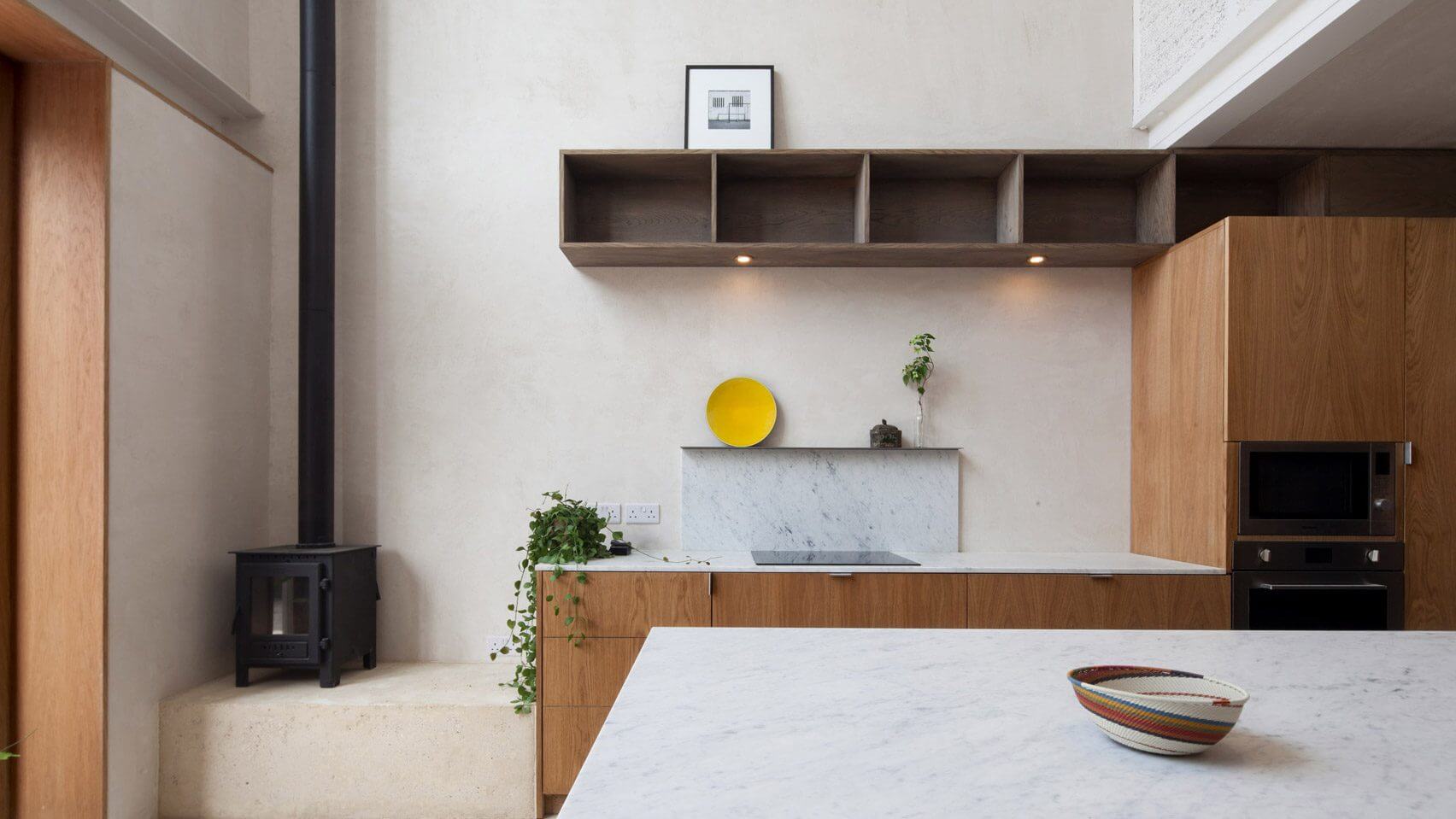 Interior of Hempcrete Mewshouse by Cathie Curran