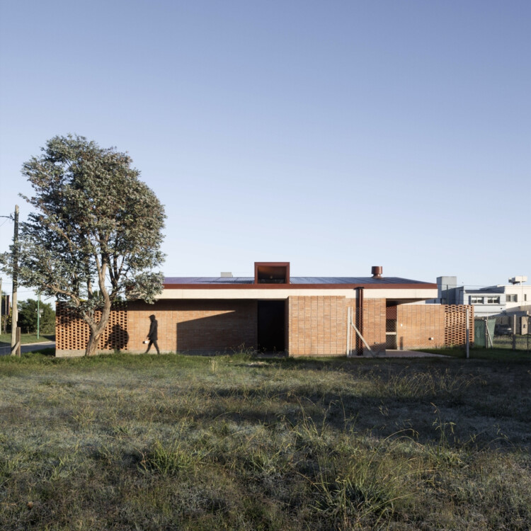 Grid House / Estudio VA arquitectos - Экстерьерная фотография, Окна