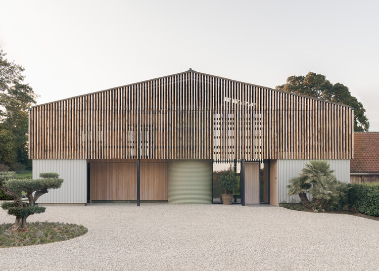 Norfolk Barn / 31/44 Architects - Экстерьерная фотография, Фасад, Внутренний двор