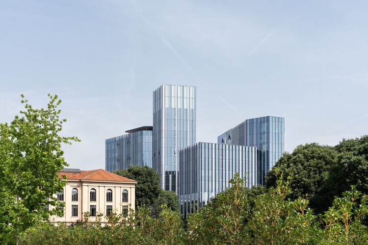 Офисное здание Pharo / Park Associati - экстерьерная фотография, городской пейзаж