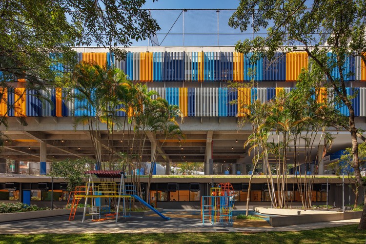 Etapa Vila Mascote School / Biselli Katchborian Arquitetos - Экстерьерная фотография