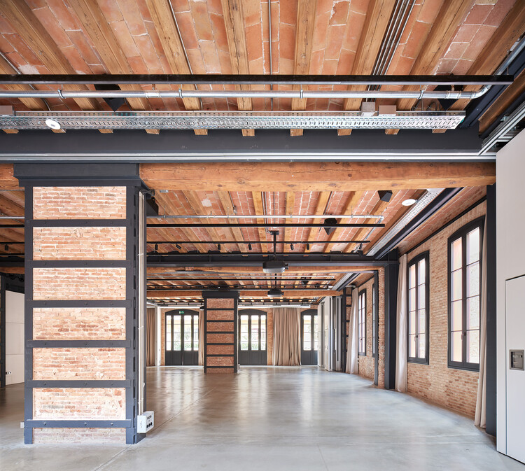 Офисы Фонда Бофилла / GCA Architects - Внутренняя фотография, Балка, Фасад, Окна